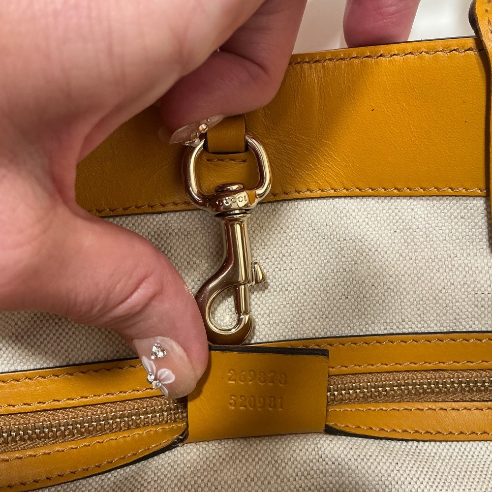 GUCCI Microssima small tote handbag with pouch - Picture 7 of 11